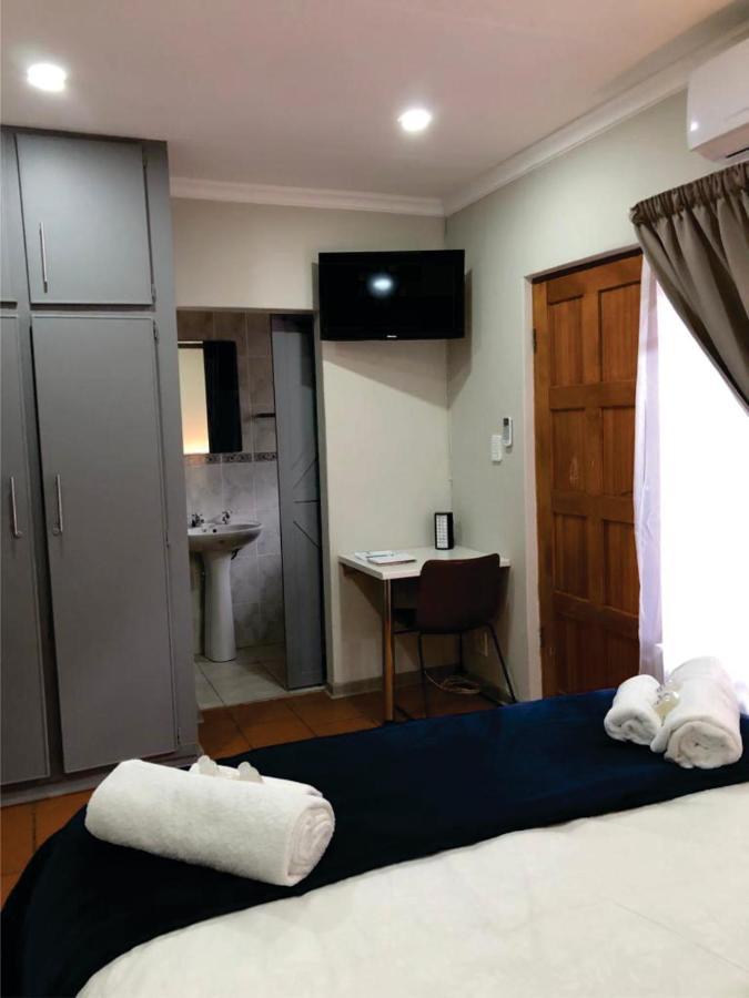 פוצ'פסטרום Beesdam Guesthouse מראה חיצוני תמונה