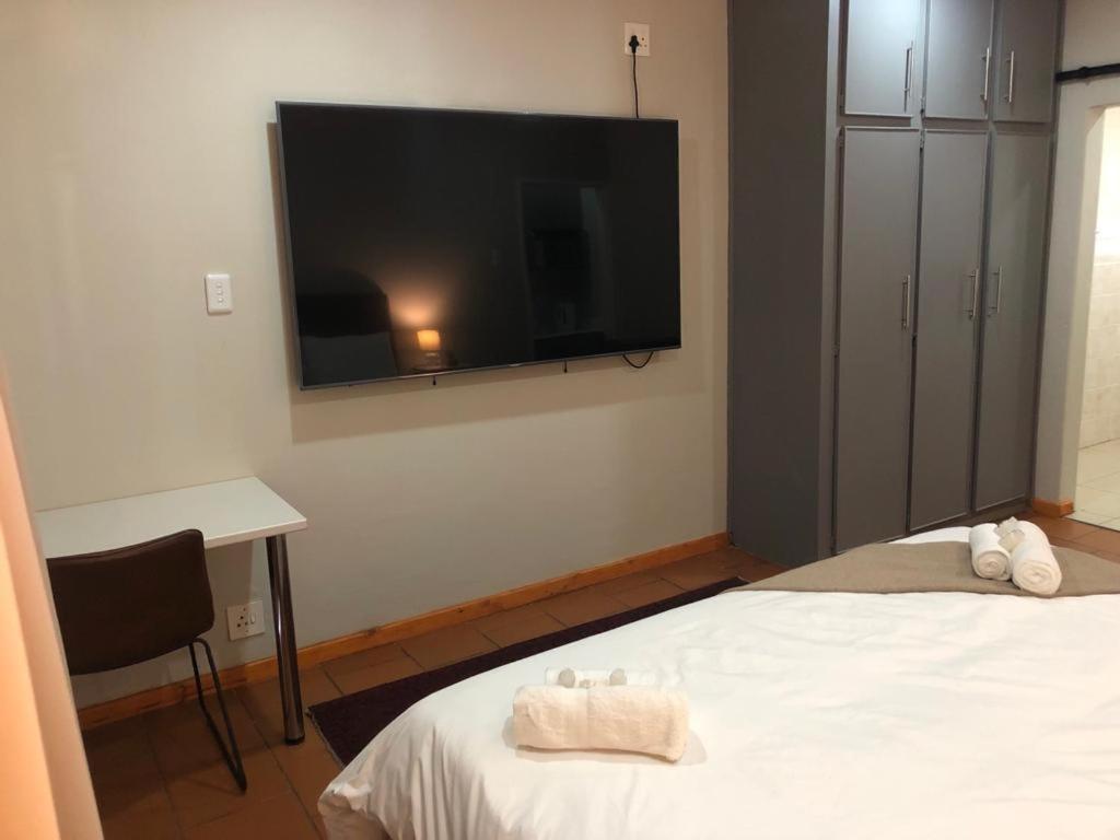 פוצ'פסטרום Beesdam Guesthouse מראה חיצוני תמונה