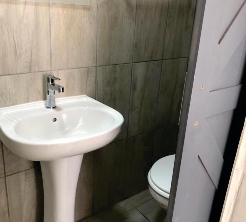 פוצ'פסטרום Beesdam Guesthouse מראה חיצוני תמונה
