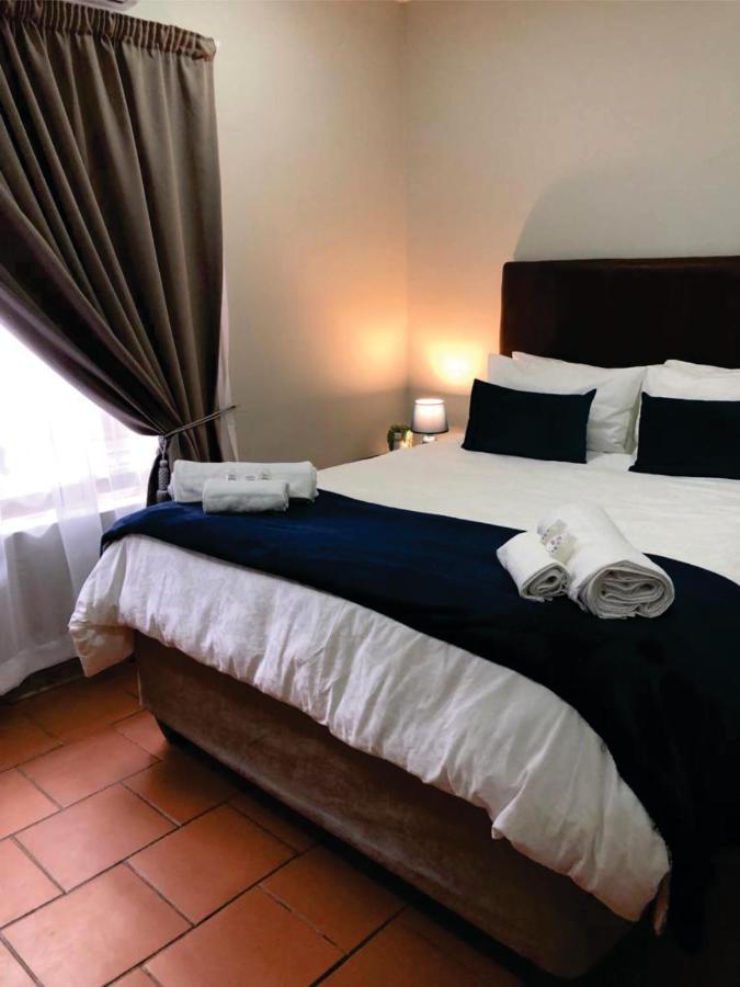 פוצ'פסטרום Beesdam Guesthouse מראה חיצוני תמונה