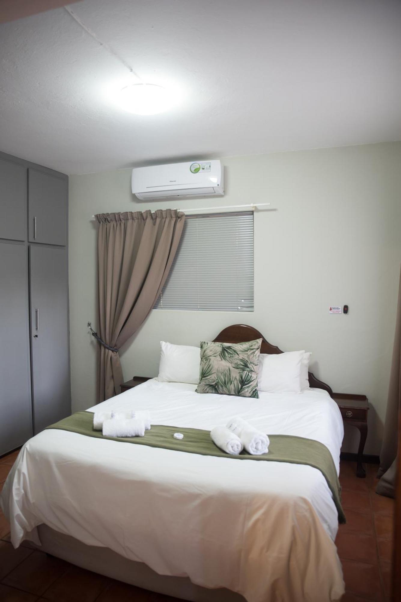 פוצ'פסטרום Beesdam Guesthouse מראה חיצוני תמונה