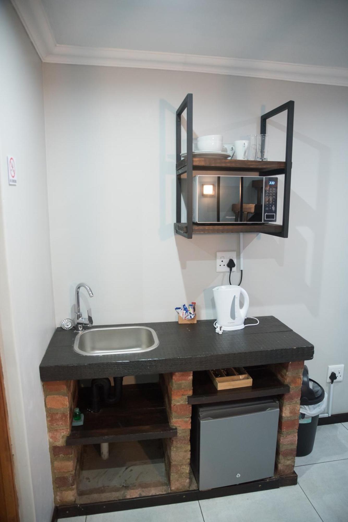 פוצ'פסטרום Beesdam Guesthouse מראה חיצוני תמונה